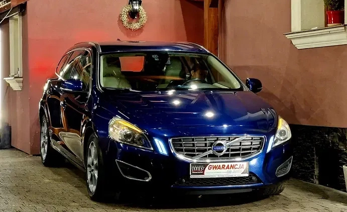 Volvo V60 cena 34999 przebieg: 220000, rok produkcji 2012 z Sokółka małe 562